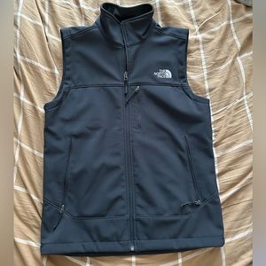 North face men’s vest in black